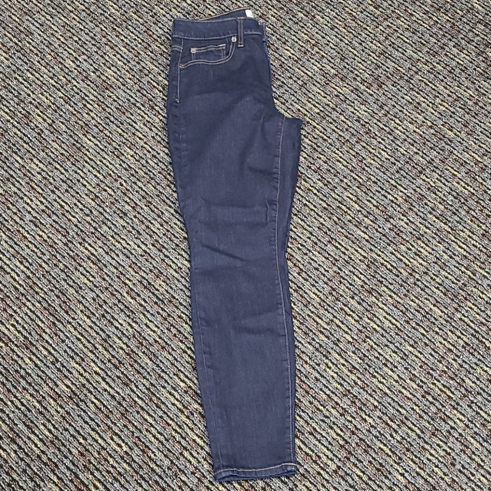 GAP DARK WASH SKINNY JEANS